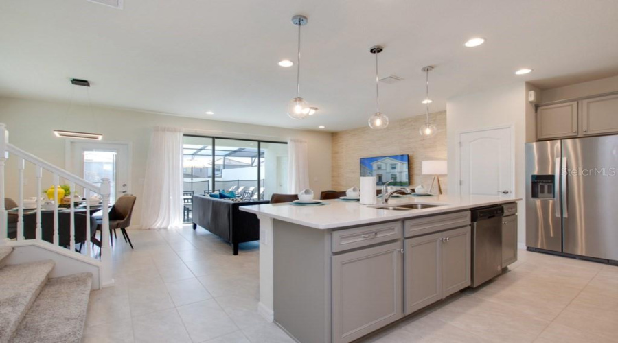 KISSIMMEE, Florida 34747, 5 Bedrooms Bedrooms, ,4 BathroomsBathrooms,Residential,For Sale,SYDNEY,0,MFRO6133760