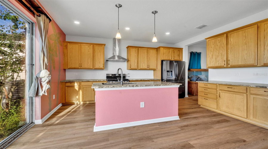 DAVENPORT, Florida 33837, 6 Bedrooms Bedrooms, ,3 BathroomsBathrooms,Residential,For Sale,MAGNOLIA,0,MFRO6342376