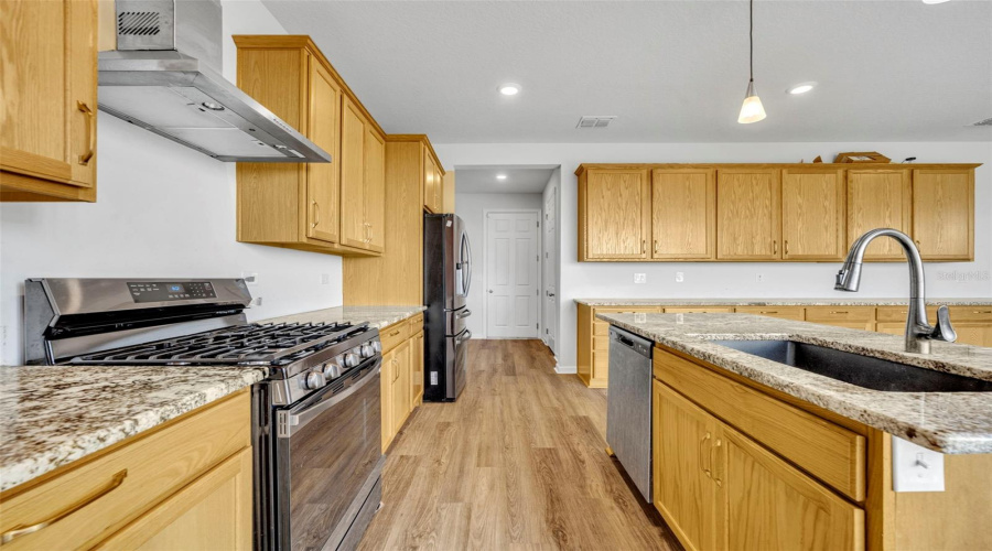 DAVENPORT, Florida 33837, 6 Bedrooms Bedrooms, ,3 BathroomsBathrooms,Residential,For Sale,MAGNOLIA,0,MFRO6342376