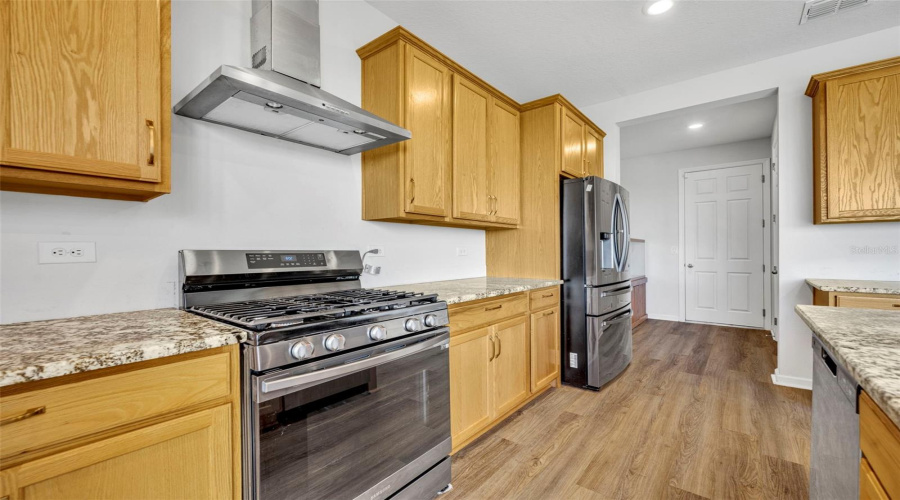 DAVENPORT, Florida 33837, 6 Bedrooms Bedrooms, ,3 BathroomsBathrooms,Residential,For Sale,MAGNOLIA,0,MFRO6342376