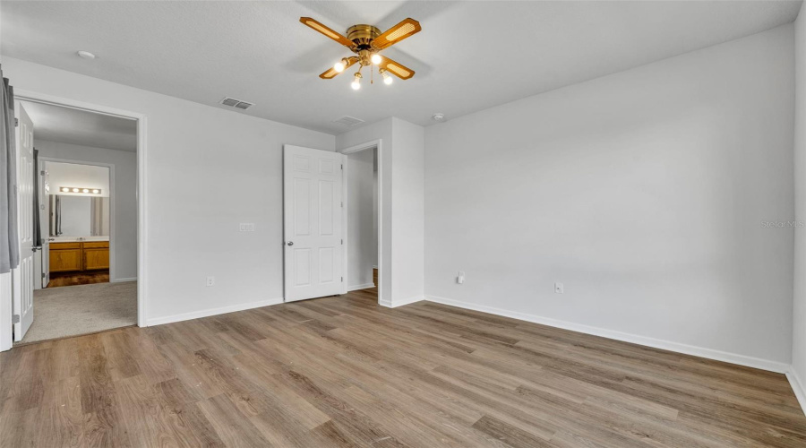 DAVENPORT, Florida 33837, 6 Bedrooms Bedrooms, ,3 BathroomsBathrooms,Residential,For Sale,MAGNOLIA,0,MFRO6342376
