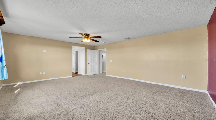 DAVENPORT, Florida 33837, 6 Bedrooms Bedrooms, ,3 BathroomsBathrooms,Residential,For Sale,MAGNOLIA,0,MFRO6342376