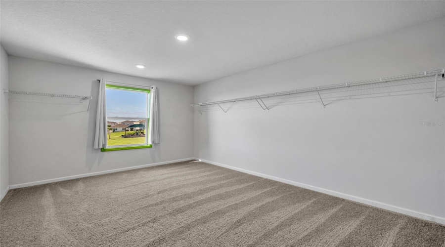 DAVENPORT, Florida 33837, 6 Bedrooms Bedrooms, ,3 BathroomsBathrooms,Residential,For Sale,MAGNOLIA,0,MFRO6342376