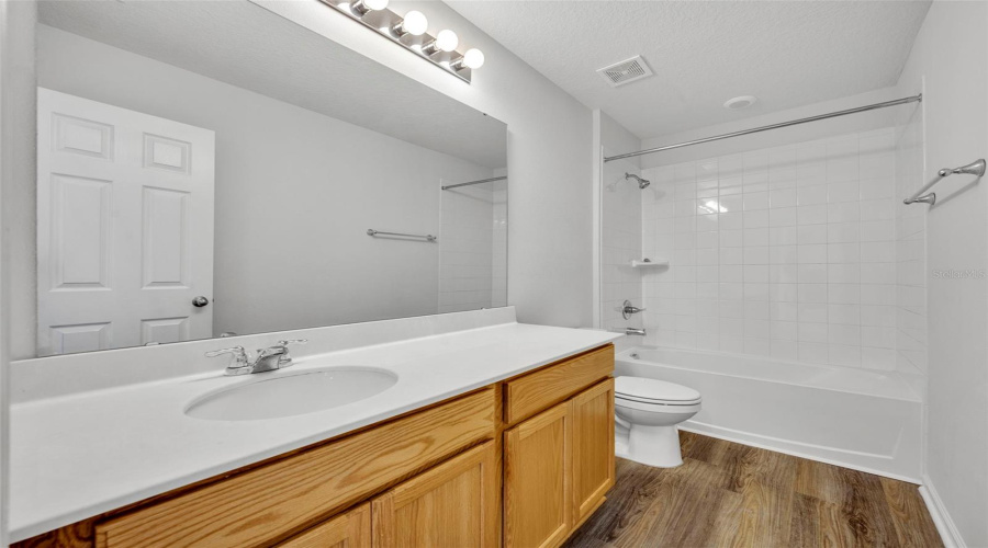 DAVENPORT, Florida 33837, 6 Bedrooms Bedrooms, ,3 BathroomsBathrooms,Residential,For Sale,MAGNOLIA,0,MFRO6342376