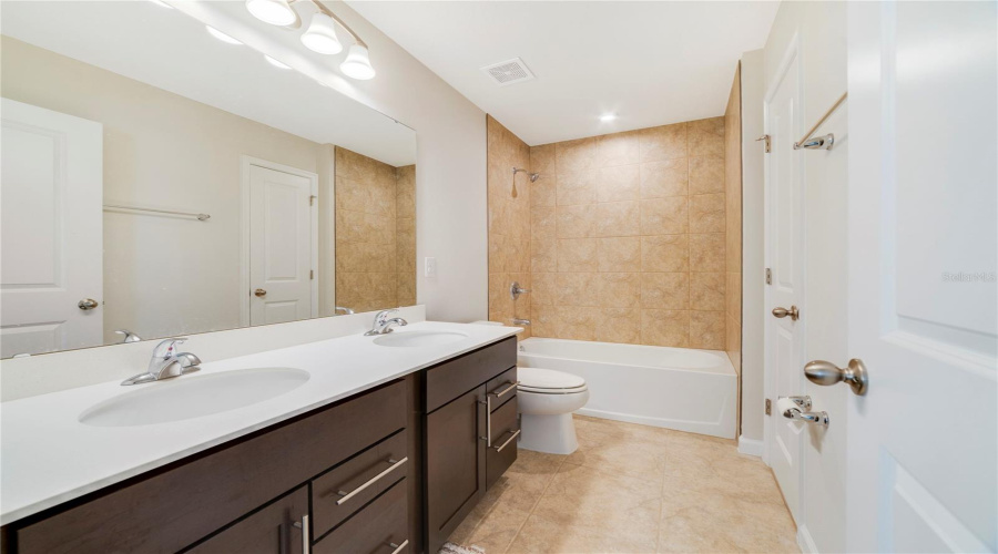 DAVENPORT, Florida 33837, 5 Bedrooms Bedrooms, ,3 BathroomsBathrooms,Residential,For Sale,OCEANIA,0,MFRO6343773