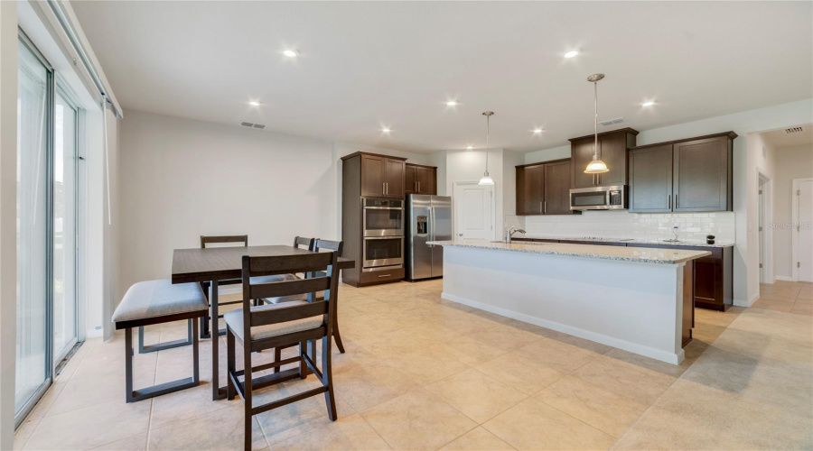 DAVENPORT, Florida 33837, 5 Bedrooms Bedrooms, ,3 BathroomsBathrooms,Residential,For Sale,OCEANIA,0,MFRO6343773