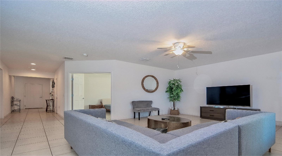 KISSIMMEE, Florida 34746, 4 Bedrooms Bedrooms, ,2 BathroomsBathrooms,Residential,For Sale,CARRICK BEND,0,MFRS5122341