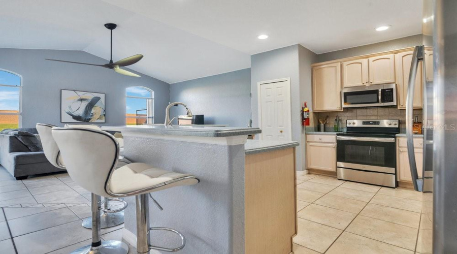 DAVENPORT, Florida 33897, 5 Bedrooms Bedrooms, ,3 BathroomsBathrooms,Residential,For Sale,CORVINA,0,MFRL4955913