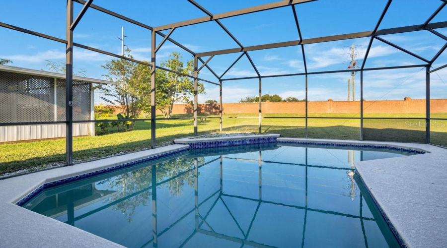DAVENPORT, Florida 33897, 5 Bedrooms Bedrooms, ,3 BathroomsBathrooms,Residential,For Sale,CORVINA,0,MFRL4955913