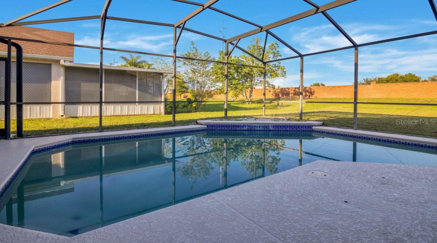 DAVENPORT, Florida 33897, 5 Bedrooms Bedrooms, ,3 BathroomsBathrooms,Residential,For Sale,CORVINA,0,MFRL4955913