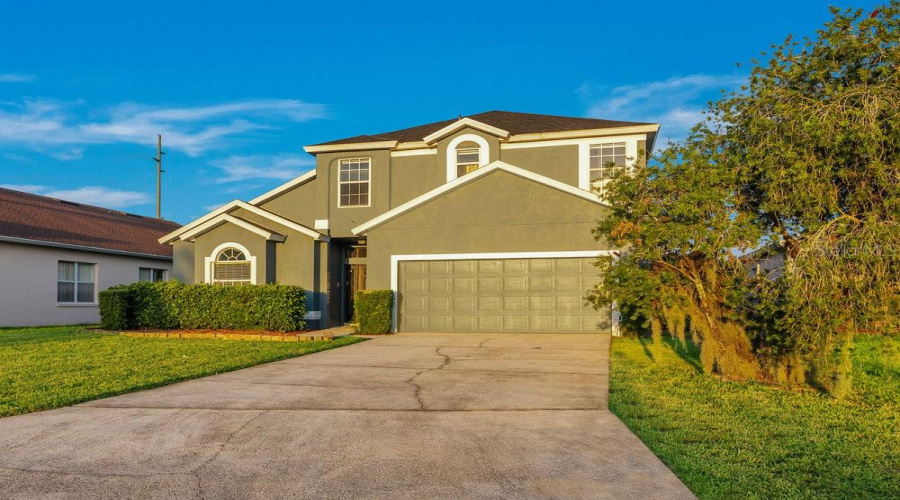 DAVENPORT, Florida 33897, 5 Bedrooms Bedrooms, ,3 BathroomsBathrooms,Residential,For Sale,CORVINA,0,MFRL4955913