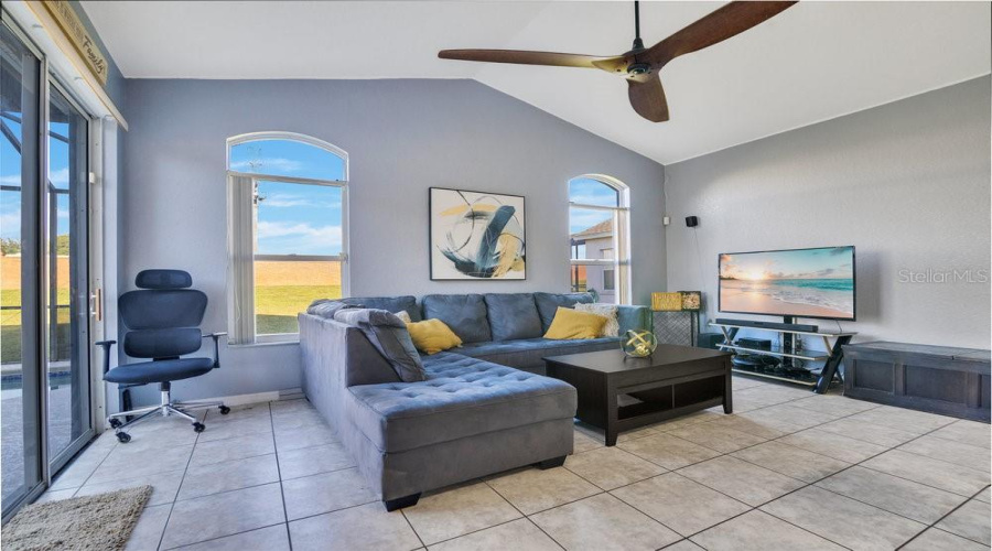 DAVENPORT, Florida 33897, 5 Bedrooms Bedrooms, ,3 BathroomsBathrooms,Residential,For Sale,CORVINA,0,MFRL4955913