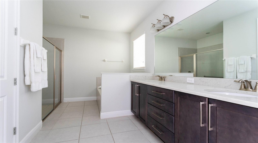 KISSIMMEE, Florida 34747, 9 Bedrooms Bedrooms, ,8 BathroomsBathrooms,Residential,For Sale,FALLS,0,MFRO6345126
