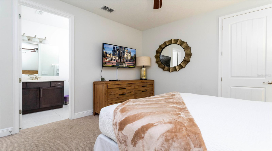 KISSIMMEE, Florida 34747, 9 Bedrooms Bedrooms, ,8 BathroomsBathrooms,Residential,For Sale,FALLS,0,MFRO6345126