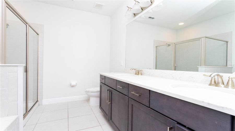 KISSIMMEE, Florida 34747, 9 Bedrooms Bedrooms, ,8 BathroomsBathrooms,Residential,For Sale,FALLS,0,MFRO6345126