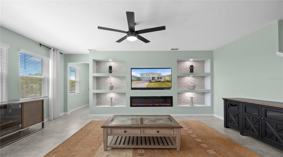DAVENPORT, Florida 33896, 5 Bedrooms Bedrooms, ,3 BathroomsBathrooms,Residential,For Sale,ACES HIGH,0,MFRO6345369
