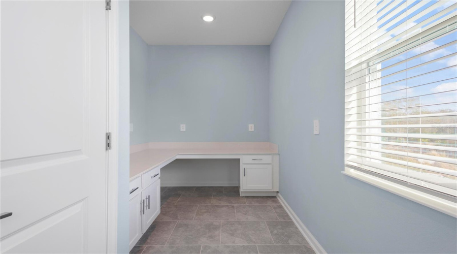 DAVENPORT, Florida 33896, 5 Bedrooms Bedrooms, ,3 BathroomsBathrooms,Residential,For Sale,ACES HIGH,0,MFRO6345369