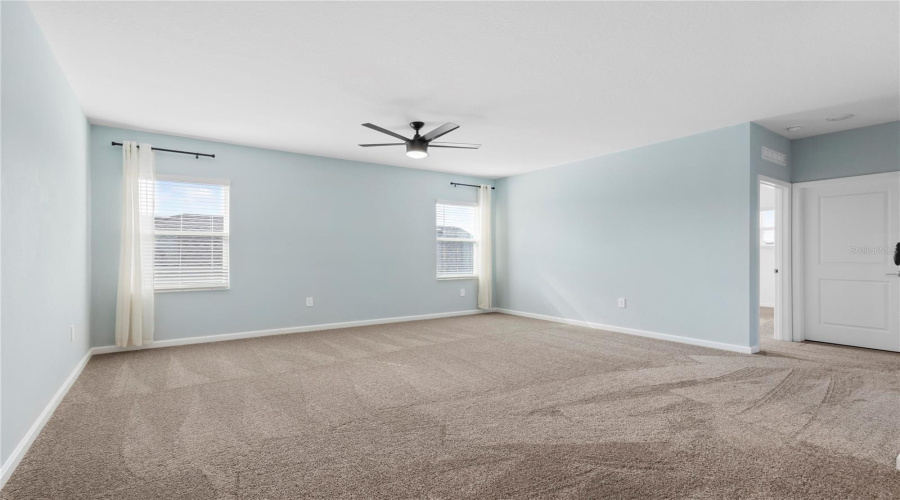 DAVENPORT, Florida 33896, 5 Bedrooms Bedrooms, ,3 BathroomsBathrooms,Residential,For Sale,ACES HIGH,0,MFRO6345369
