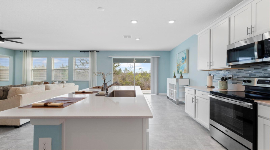 DAVENPORT, Florida 33896, 5 Bedrooms Bedrooms, ,3 BathroomsBathrooms,Residential,For Sale,ACES HIGH,0,MFRO6345369