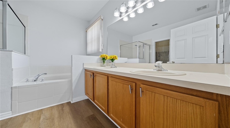 DAVENPORT, Florida 33837, 3 Bedrooms Bedrooms, ,2 BathroomsBathrooms,Residential,For Sale,KNOLLWOOD,0,MFRO6345244