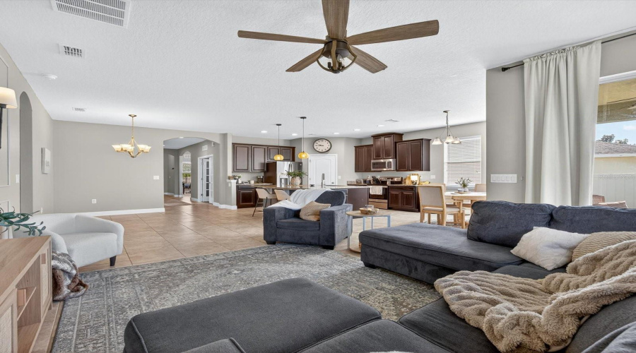 DAVENPORT, Florida 33837, 3 Bedrooms Bedrooms, ,2 BathroomsBathrooms,Residential,For Sale,WHIRLAWAY,0,MFRO6344963