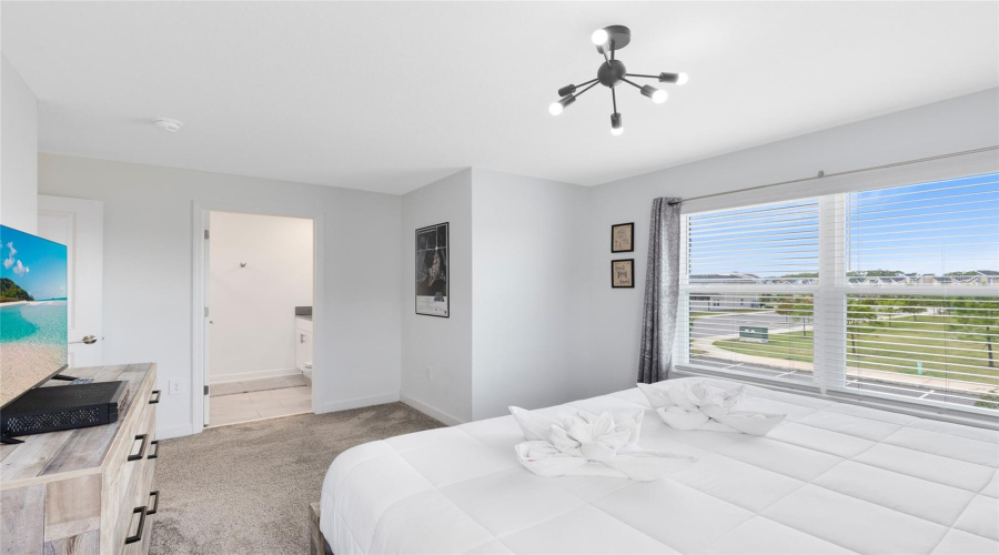 KISSIMMEE, Florida 34746, 5 Bedrooms Bedrooms, ,4 BathroomsBathrooms,Residential,For Sale,READING,0,MFRO6343744