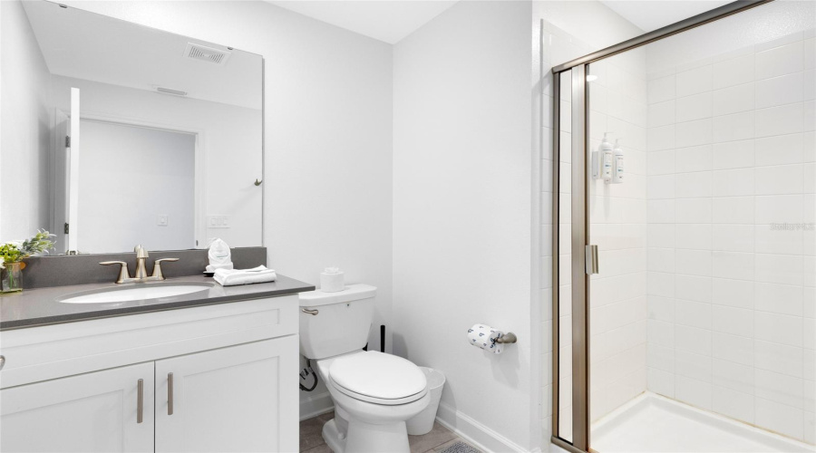 KISSIMMEE, Florida 34746, 5 Bedrooms Bedrooms, ,4 BathroomsBathrooms,Residential,For Sale,READING,0,MFRO6343744