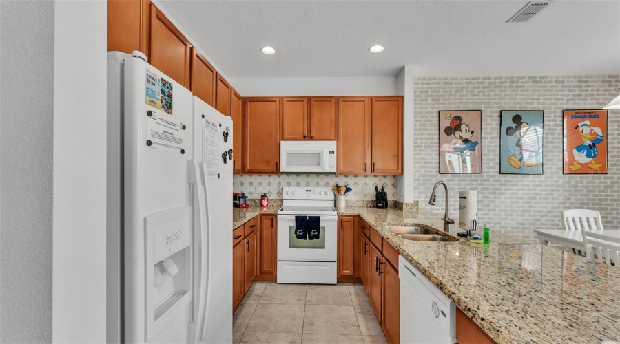Kitchen with breakfast bar.