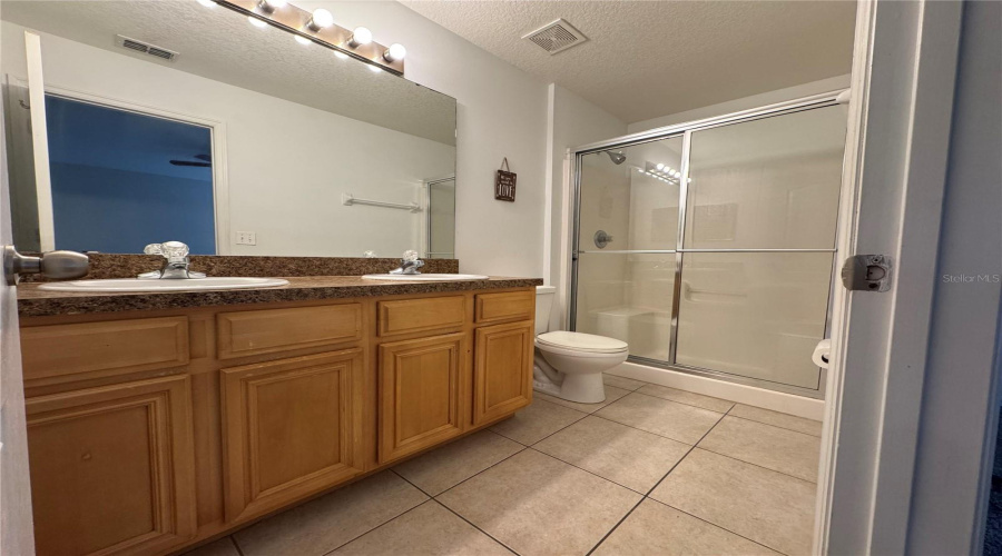 DAVENPORT, Florida 33896, 4 Bedrooms Bedrooms, ,3 BathroomsBathrooms,Residential,For Sale,EARLMONT,0,MFRS5134458