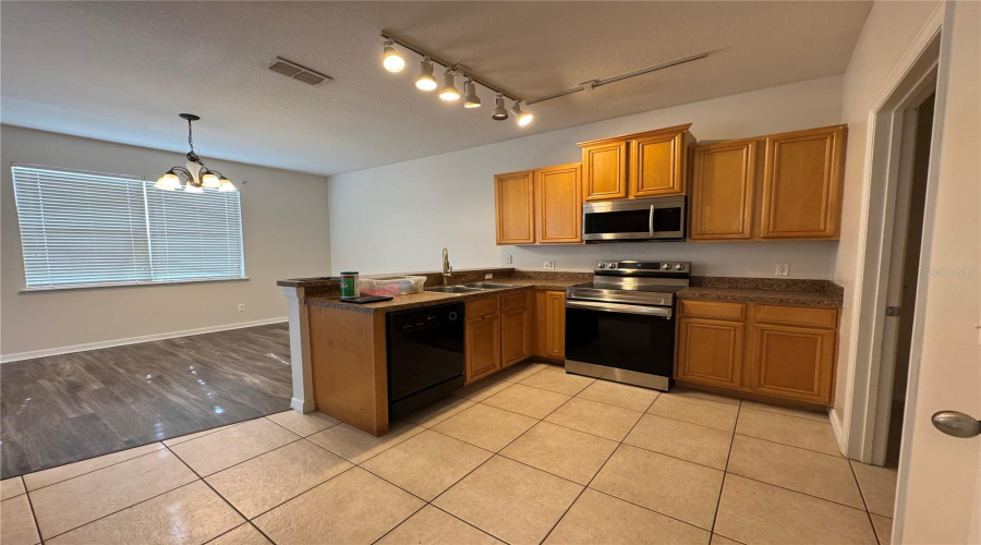 DAVENPORT, Florida 33896, 4 Bedrooms Bedrooms, ,3 BathroomsBathrooms,Residential,For Sale,EARLMONT,0,MFRS5134458