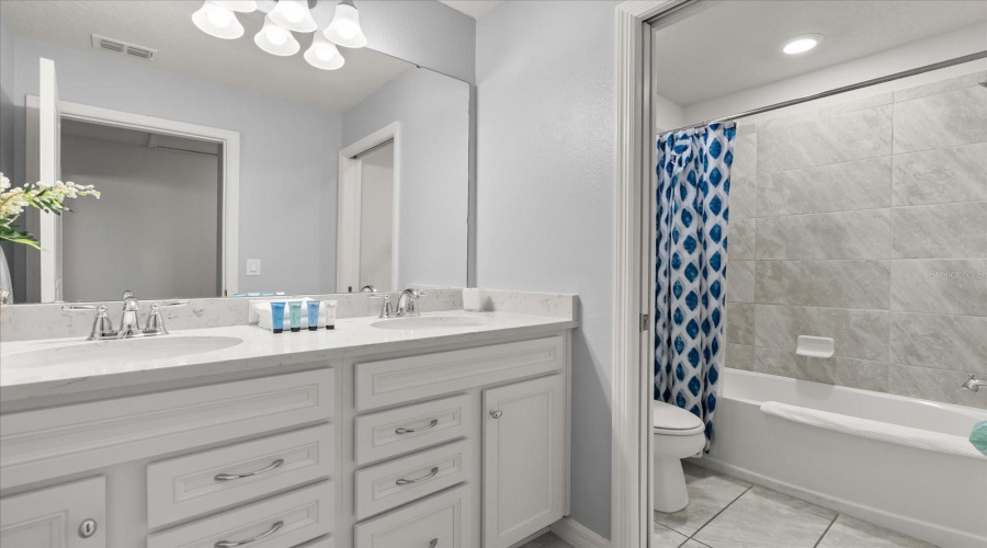 DAVENPORT, Florida 33897, 10 Bedrooms Bedrooms, ,8 BathroomsBathrooms,Residential,For Sale,LELANI,0,MFRS5134426
