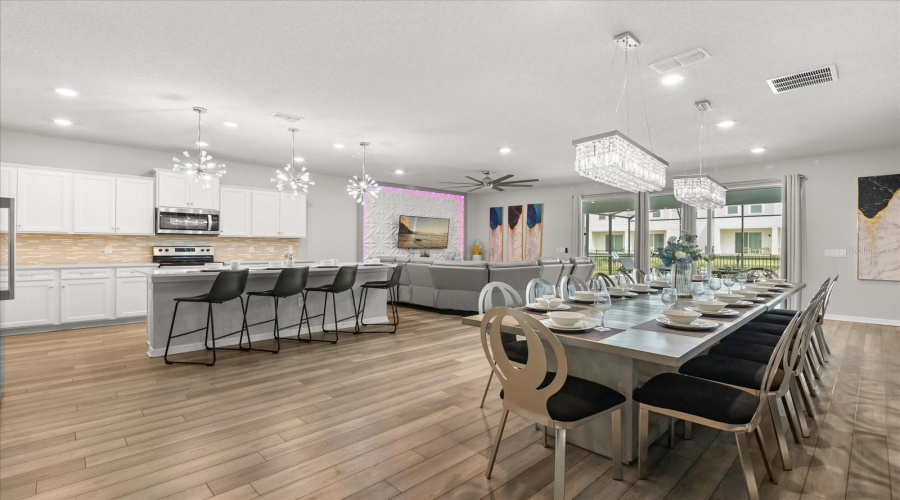 DAVENPORT, Florida 33897, 10 Bedrooms Bedrooms, ,8 BathroomsBathrooms,Residential,For Sale,LELANI,0,MFRS5134426