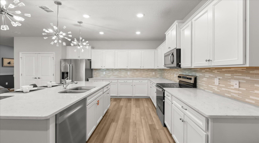 DAVENPORT, Florida 33897, 10 Bedrooms Bedrooms, ,8 BathroomsBathrooms,Residential,For Sale,LELANI,0,MFRS5134426