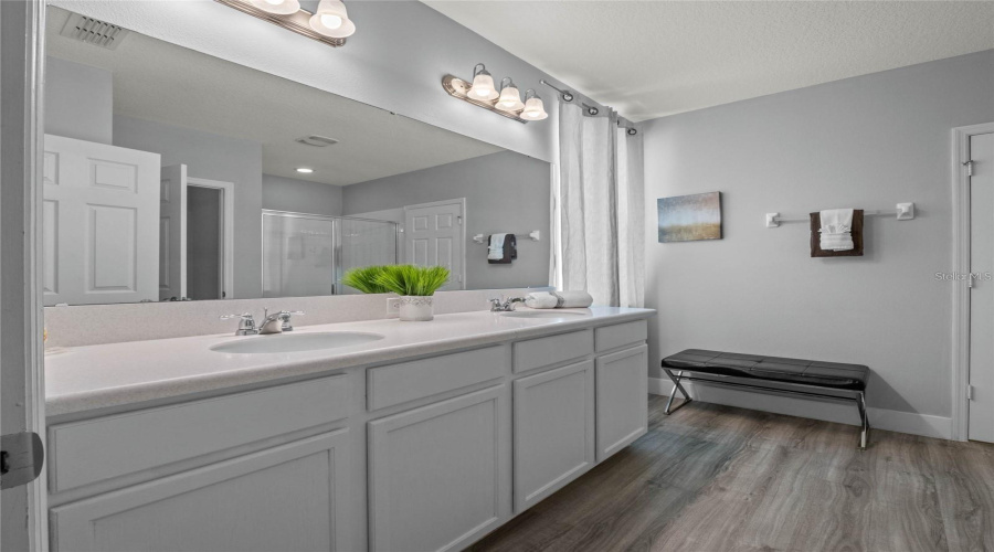 DAVENPORT, Florida 33896, 4 Bedrooms Bedrooms, ,3 BathroomsBathrooms,Residential,For Sale,YORKSHIRE,0,MFRG5102313