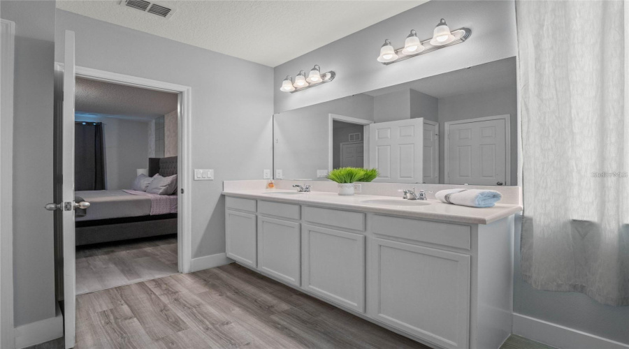DAVENPORT, Florida 33896, 4 Bedrooms Bedrooms, ,3 BathroomsBathrooms,Residential,For Sale,YORKSHIRE,0,MFRG5102313