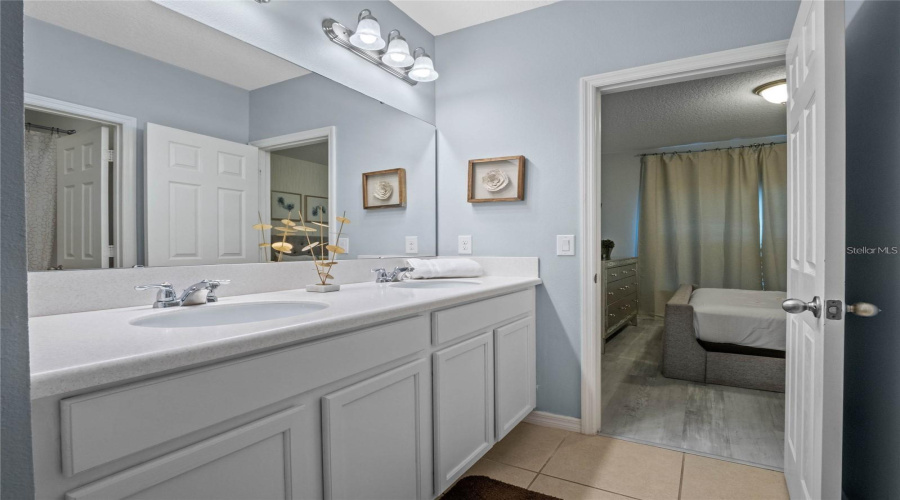 DAVENPORT, Florida 33896, 4 Bedrooms Bedrooms, ,3 BathroomsBathrooms,Residential,For Sale,YORKSHIRE,0,MFRG5102313