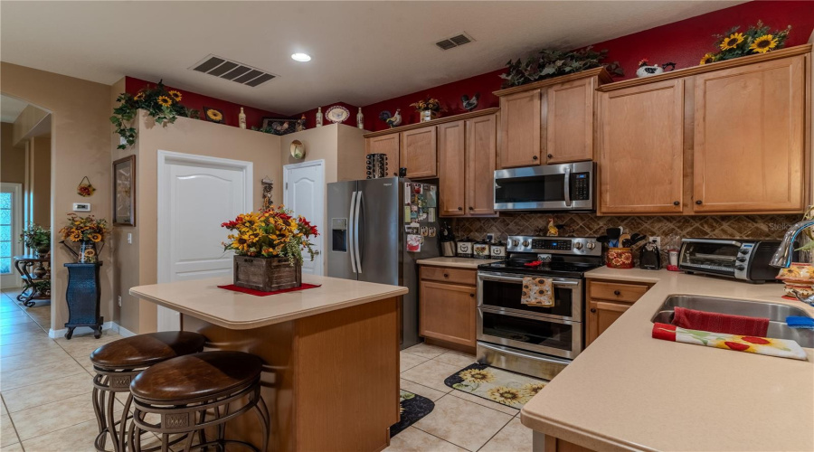 KISSIMMEE, Florida 34746, 3 Bedrooms Bedrooms, ,2 BathroomsBathrooms,Residential,For Sale,QUEENSTOWN,0,MFRP4936307
