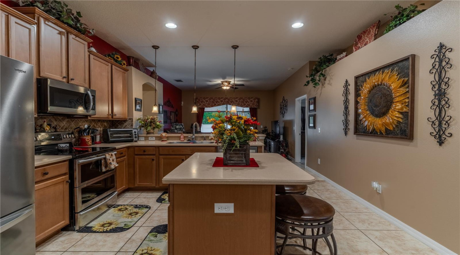KISSIMMEE, Florida 34746, 3 Bedrooms Bedrooms, ,2 BathroomsBathrooms,Residential,For Sale,QUEENSTOWN,0,MFRP4936307