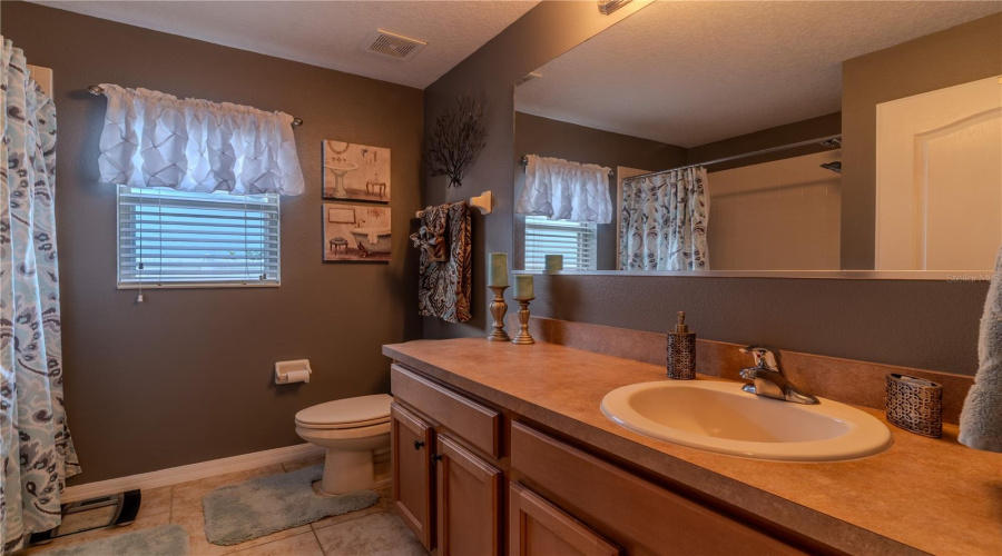 KISSIMMEE, Florida 34746, 3 Bedrooms Bedrooms, ,2 BathroomsBathrooms,Residential,For Sale,QUEENSTOWN,0,MFRP4936307