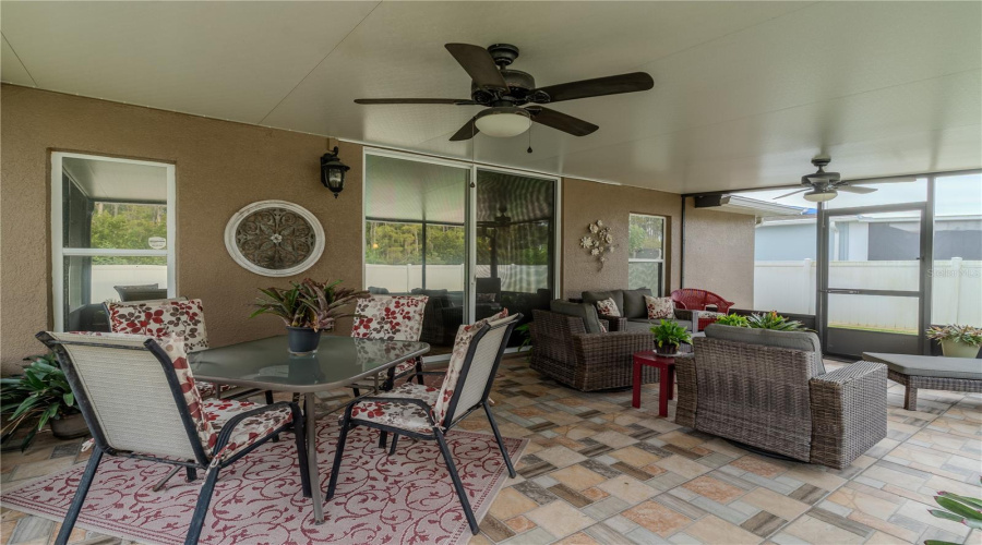 KISSIMMEE, Florida 34746, 3 Bedrooms Bedrooms, ,2 BathroomsBathrooms,Residential,For Sale,QUEENSTOWN,0,MFRP4936307
