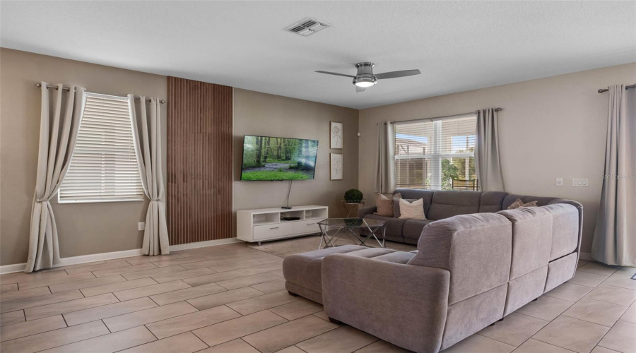 DAVENPORT, Florida 33896, 8 Bedrooms Bedrooms, ,5 BathroomsBathrooms,Residential,For Sale,CRUDEN BAY,0,MFRO6286563
