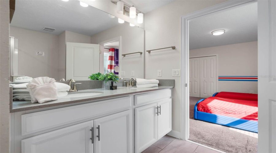 DAVENPORT, Florida 33896, 8 Bedrooms Bedrooms, ,5 BathroomsBathrooms,Residential,For Sale,CRUDEN BAY,0,MFRO6286563