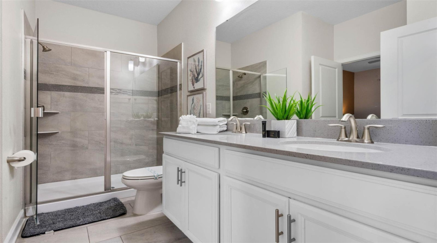 DAVENPORT, Florida 33896, 8 Bedrooms Bedrooms, ,5 BathroomsBathrooms,Residential,For Sale,CRUDEN BAY,0,MFRO6286563