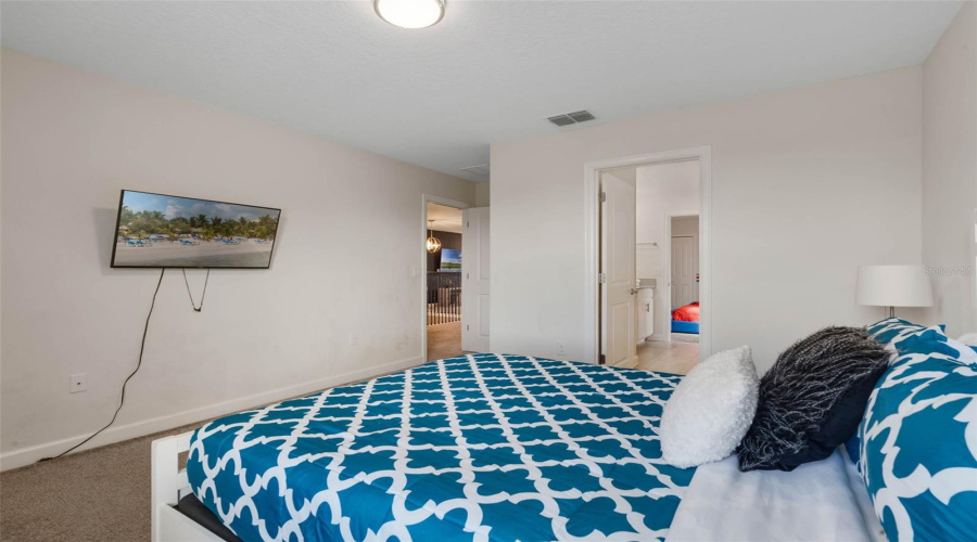DAVENPORT, Florida 33896, 8 Bedrooms Bedrooms, ,5 BathroomsBathrooms,Residential,For Sale,CRUDEN BAY,0,MFRO6286563