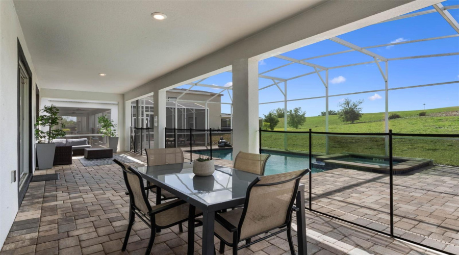 DAVENPORT, Florida 33896, 8 Bedrooms Bedrooms, ,5 BathroomsBathrooms,Residential,For Sale,CRUDEN BAY,0,MFRO6286563