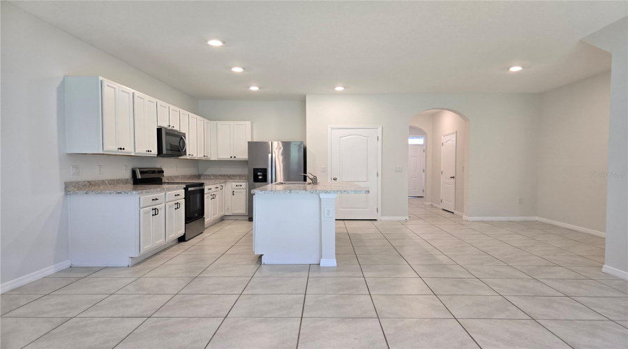 DAVENPORT, Florida 33837, 3 Bedrooms Bedrooms, ,2 BathroomsBathrooms,Residential,For Sale,YELLOW FINCH,0,MFRP4936327