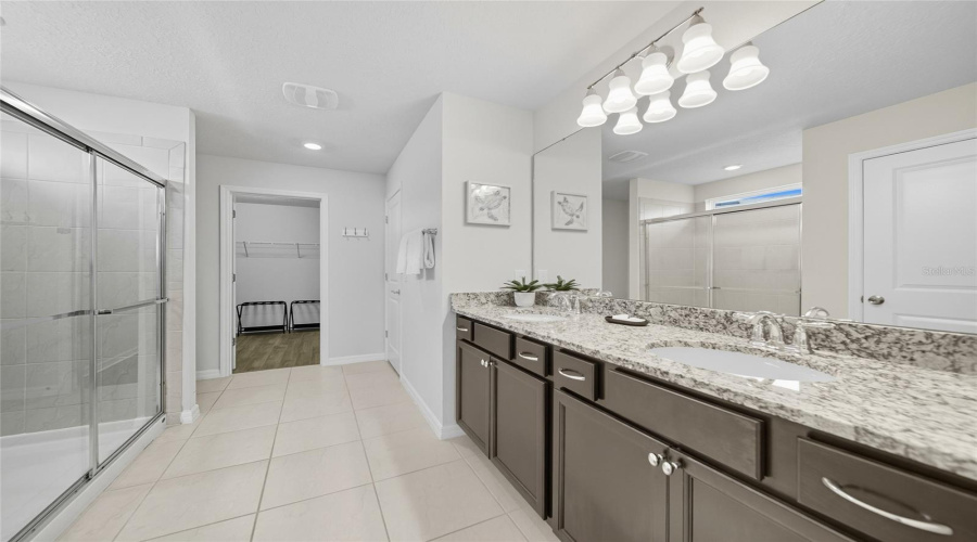 DAVENPORT, Florida 33897, 5 Bedrooms Bedrooms, ,4 BathroomsBathrooms,Residential,For Sale,LILAC,0,MFRO6346178