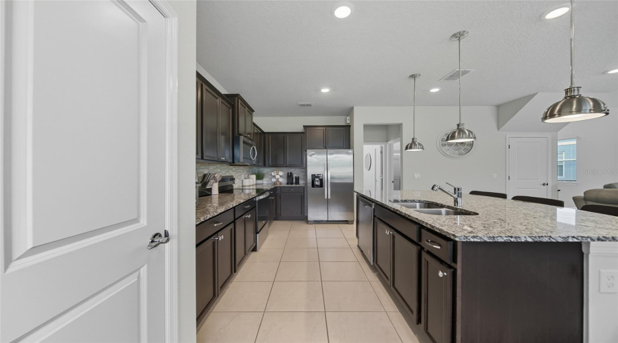 DAVENPORT, Florida 33897, 5 Bedrooms Bedrooms, ,4 BathroomsBathrooms,Residential,For Sale,LILAC,0,MFRO6346178