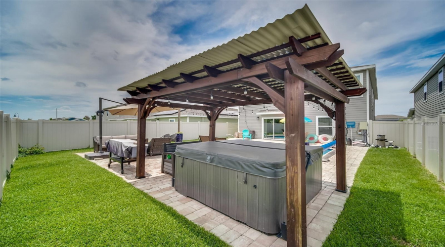KISSIMMEE, Florida 34746, 6 Bedrooms Bedrooms, ,3 BathroomsBathrooms,Residential,For Sale,SUNNY CREEK,0,MFRO6331031