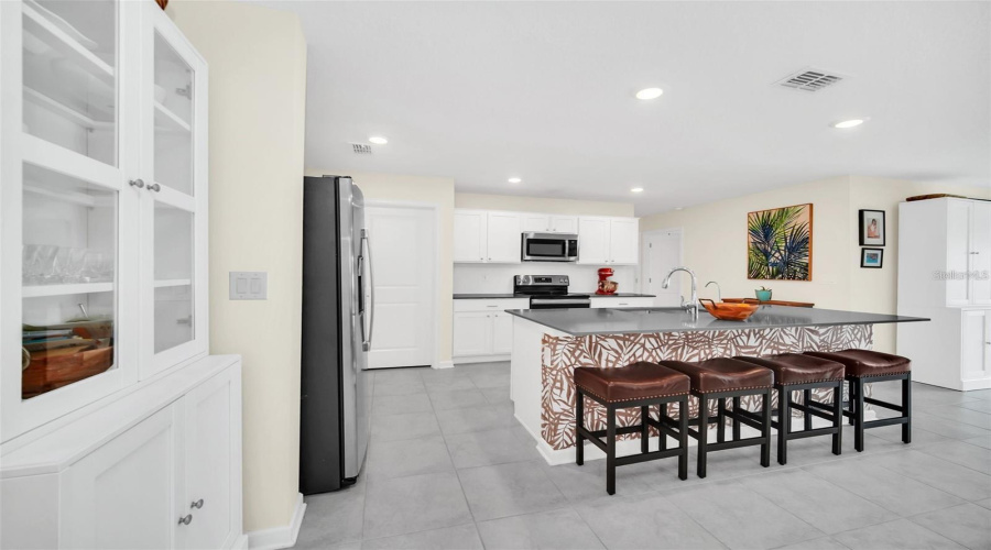 KISSIMMEE, Florida 34746, 6 Bedrooms Bedrooms, ,3 BathroomsBathrooms,Residential,For Sale,SUNNY CREEK,0,MFRO6331031